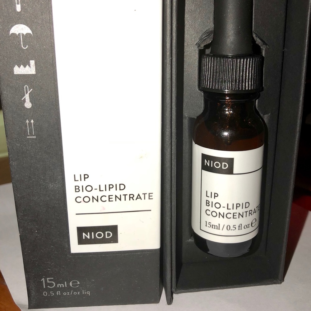 ✨ LIP BIO-LIPID CONCENTRATE✨